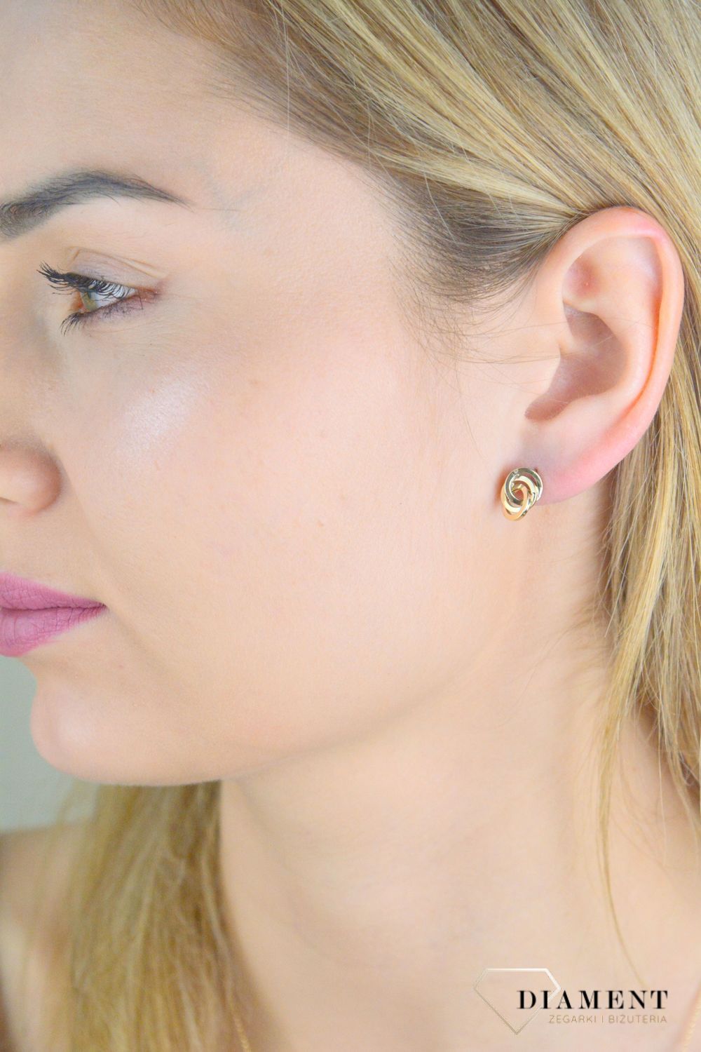 Złote kolczyki damskie 375 kółeczka przeplatane wiszące na sztyft KL 4599 375.jpg